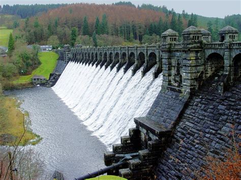 Lake Vyrnwy Dam in Wales [1024 x 768] : r/InfrastructurePorn