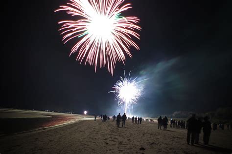 Fireworks at the German Unity Day | Feuerwerk am Strand am 3… | Flickr