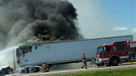 No one hurt after semi-truck burns up | WCIA.com