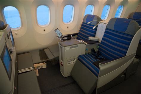 In-Flight Review: LOT Polish 787 Elite Club (Business) - AirlineReporter : AirlineReporter