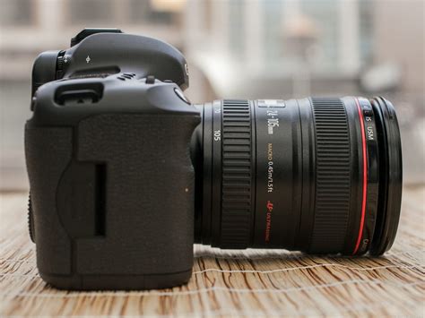 Canon EOS 5D Mark III (with 24-105mm lens) - CNET