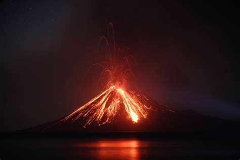 Fears of new Indonesia tsunami as Anak Krakatau volcano seethes - IBTimes India