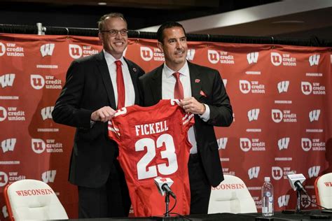 Iowa football 2023 early opponent preview: Wisconsin | The Gazette