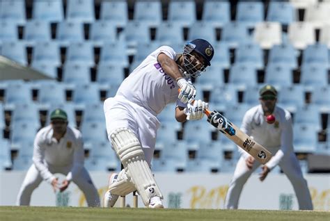 Rishabh Pant's bat twists as he goes after the ball | ESPNcricinfo.com