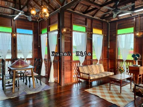 Pembinaan Rumah Kampung Antik Tradisional Melayu Dari Kayu