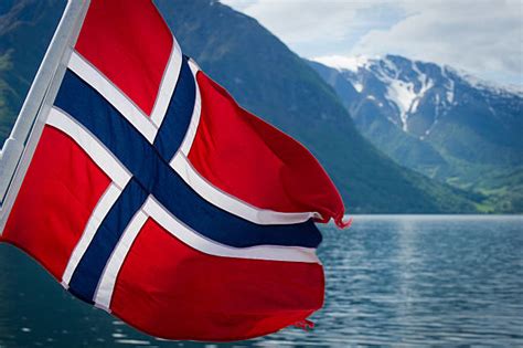 Bandera de NORUEGA: imágenes, historia, evolución y significado