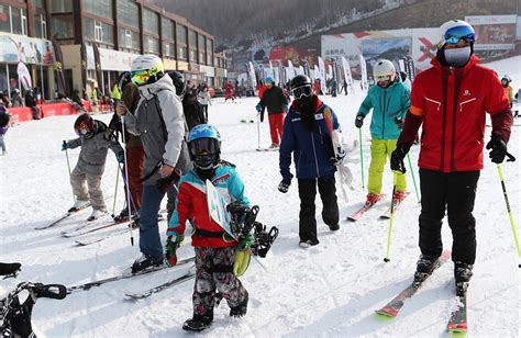 Skiing ticket sales in Chongli surpass one million in 2018-19 season - CGTN