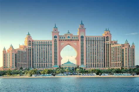 Atlantis Hotel on Palm Jumeirah. Editorial Stock Photo - Image of east ...