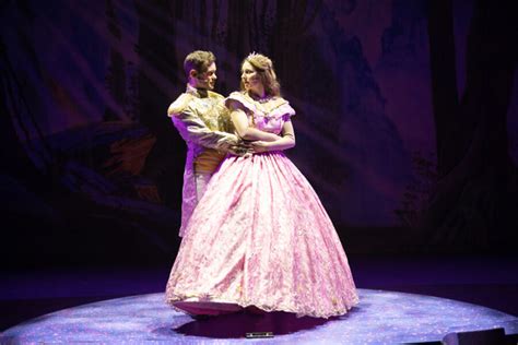 Harlow Playhouse Cinderella Panto 2022 - Review