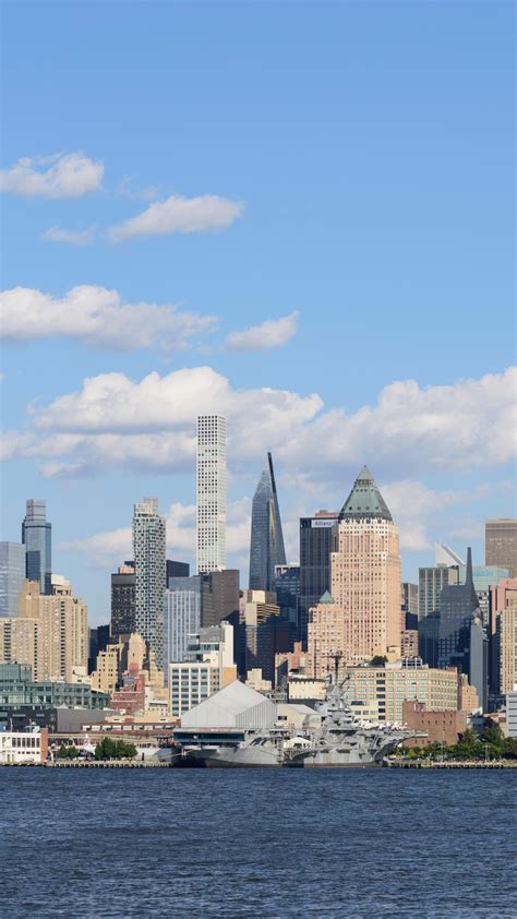 Manhattan Skyline During Daytime - backiee