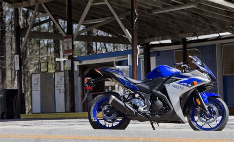 R-rated beginner fun: Yamaha R3 review – In Memory of Rob Harris