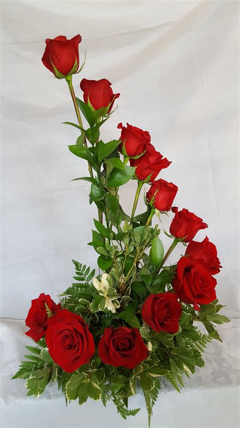 Rose Tower in Warren, OH | Jensen's Flowers & Gifts, Inc.