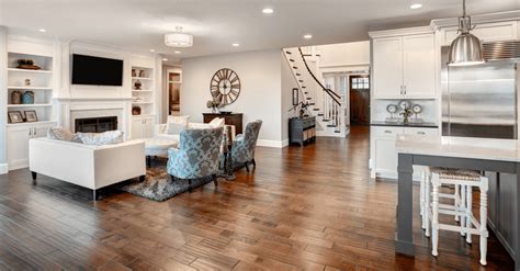 Why Do You Need Distressed Hardwood Flooring? | BuildDirect® Blog