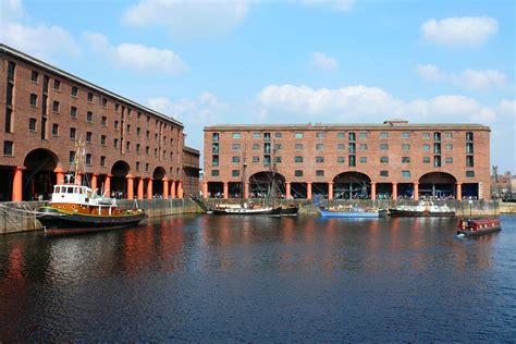 Albert Dock Tourist Area, Liverpool - Traveldigg.com