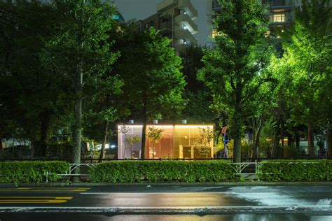 Gallery of Yoyogi Fukamachi Mini Park Toilet / Shigeru Ban Architects - 15