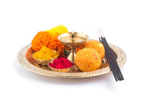 Amazing Navratri Aarti Thali Decoration Ideas To Add Luster to Your ...