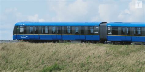 SkyTrain's first new generation 5-car train being tested (PHOTOS/VIDEO ...