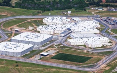 An Oklahoma prison will close as the federal government moves away from using private facilities ...