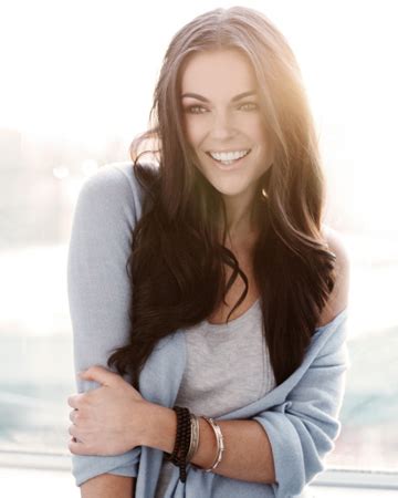 A style session with Breakout Kings’ Serinda Swan – SheKnows