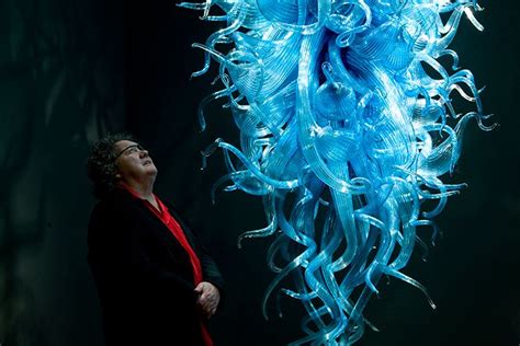 Dale Chihuly Biography, Articles & Video | Learn More | Dale chihuly, Chihuly, Glass art