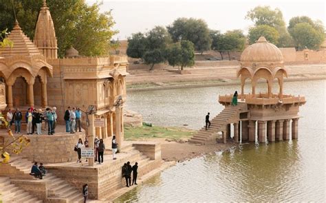 How to Visit Gadisar Lake From Jaisalmer, India