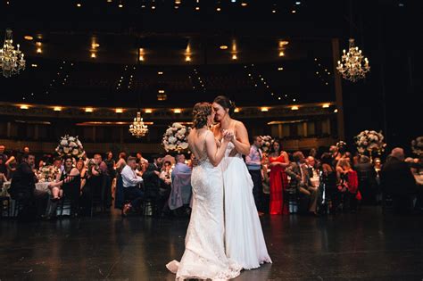 Detroit Opera House Wedding | Rosy and Shaun Wedding Photography