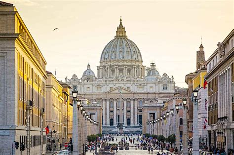 Exclusive Guided Tour of Vatican Museums, Sistine Chapel, St. Peter's Basilica and Colosseum ...