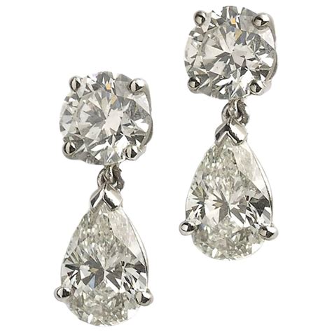 Pear Shaped Diamond Platinum Drop Earrings For Sale at 1stdibs