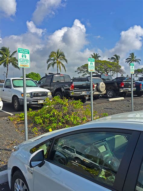 Ellison Onizuka Kona International Airport at Keahole | Parking