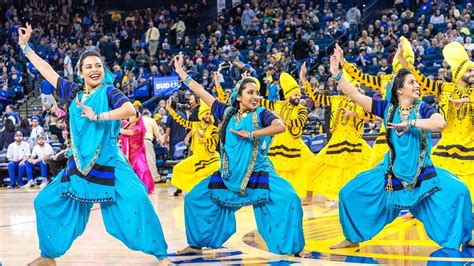 Bhangra Empire @ NBA Halftime Show (Warriors vs. Grizzlies) 2017 - YouTube