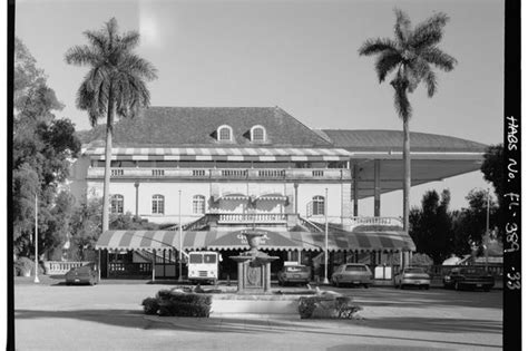 57 Old Photos of Hialeah Park in All its Architectural Grandeur - Curbed Miami