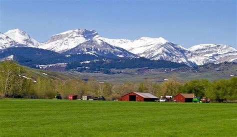 ‘Magnificent’ Montana Ranch Goes Up For Sale | Drovers