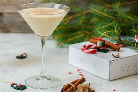 Traditional Rum Eggnog Recipe for Christmas