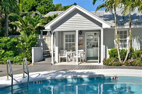 8 Small Beach Cottage Rentals in Florida | Southern Living