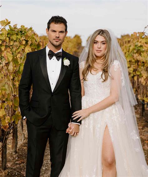 Taylor Lautner, Wife Taylor Dome Wedding Photos