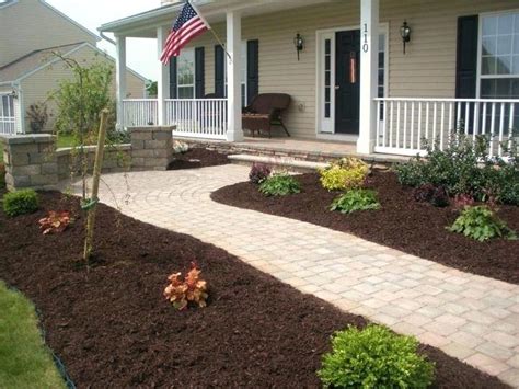 20 Beautiful Examples of Incorporating Mulch into Landscaping