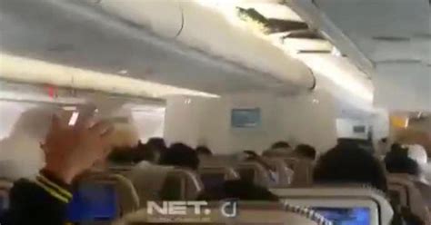 Severe flight turbulence causes injuries - CBS News