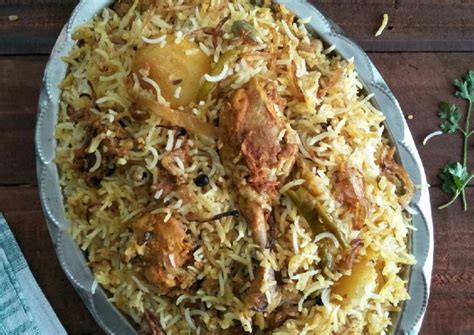 Hyderabadi Murg Dum Biryani (Kacchi Style) Recipe by Pooja M. Pandit - Cookpad