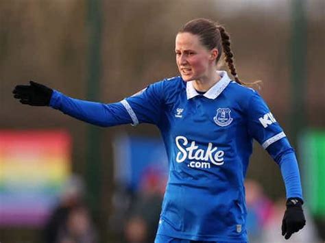 Everton advance past Villa in Women's FA Cup | OneFootball