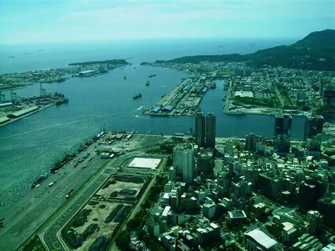 Kaohsiung 85 Sky Tower 高雄八五大樓 - Foreigners in Taiwan - 外國人在臺灣