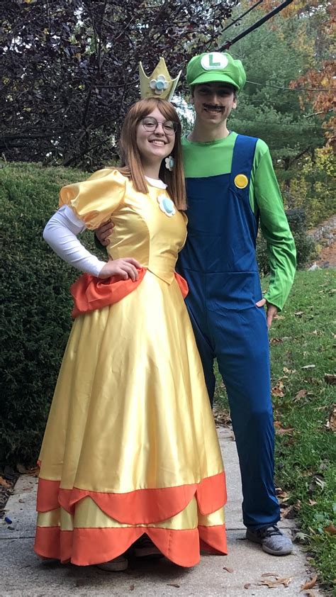 My Princess Daisy Costume! : r/sewing