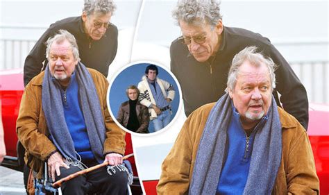 Starsky & Hutch's Paul Michael Glaser pushes wheelchair-bound David ...