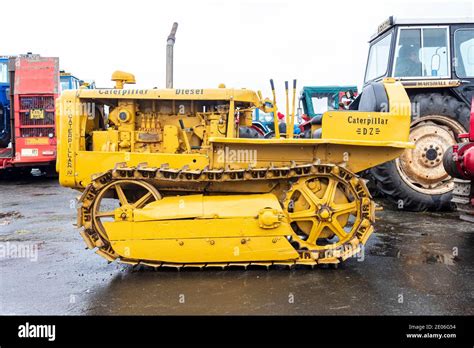 Antique Caterpillar D2 crawler tractor at a vintage tractor rally in ...