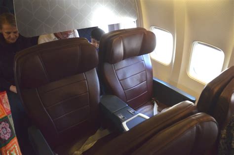 Review: Qantas Business Class B737-8, Brisbane – Sydney | World ...