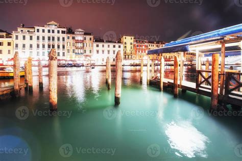 City landscape. Rialto Bridge Ponte Di Rialto in Venice, Italy at night. 6200334 Stock Photo at ...