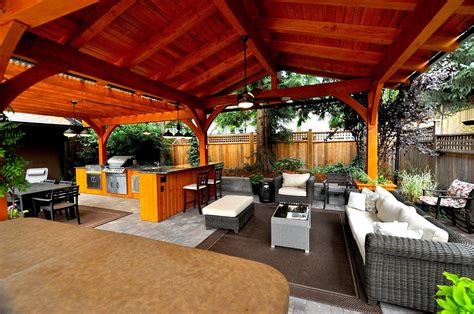 Cedar Timber Outdoor Kitchen | Alair Homes Vancouver