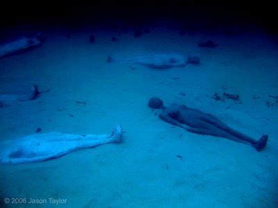 Patung - Patung SENI yang UNIK dan KEREN di dalam LAUT | Reverendum