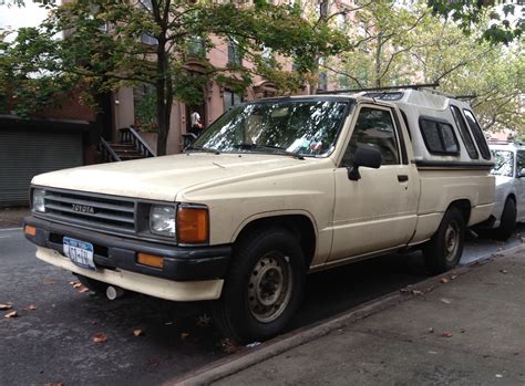 CSCB Home: 1987 Toyota Hilux Pickup