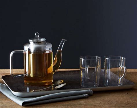 10 Easy Pieces: Glass Teapots - Gardenista