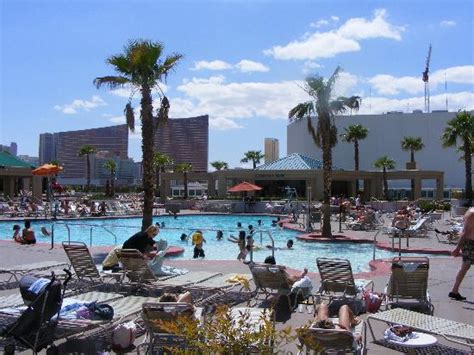 Pool area - Picture of Westgate Las Vegas Resort & Casino, Las Vegas ...